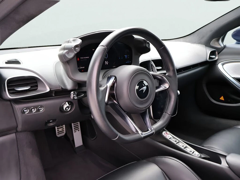 2023 McLaren Artura - Image 20 of 31