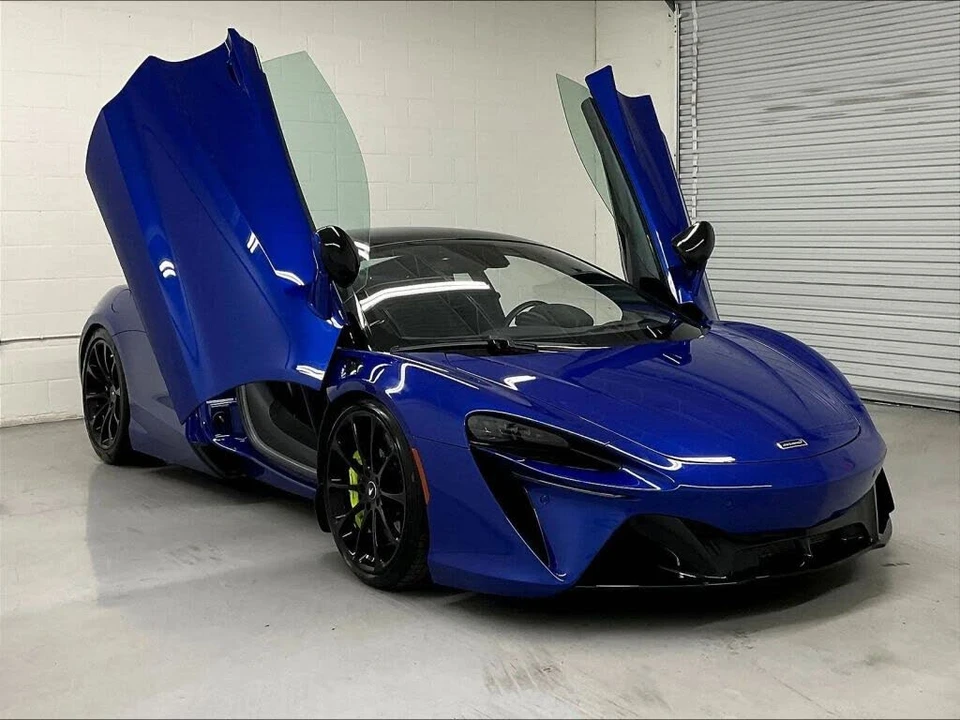 2023 McLaren Artura - Image 23 of 31
