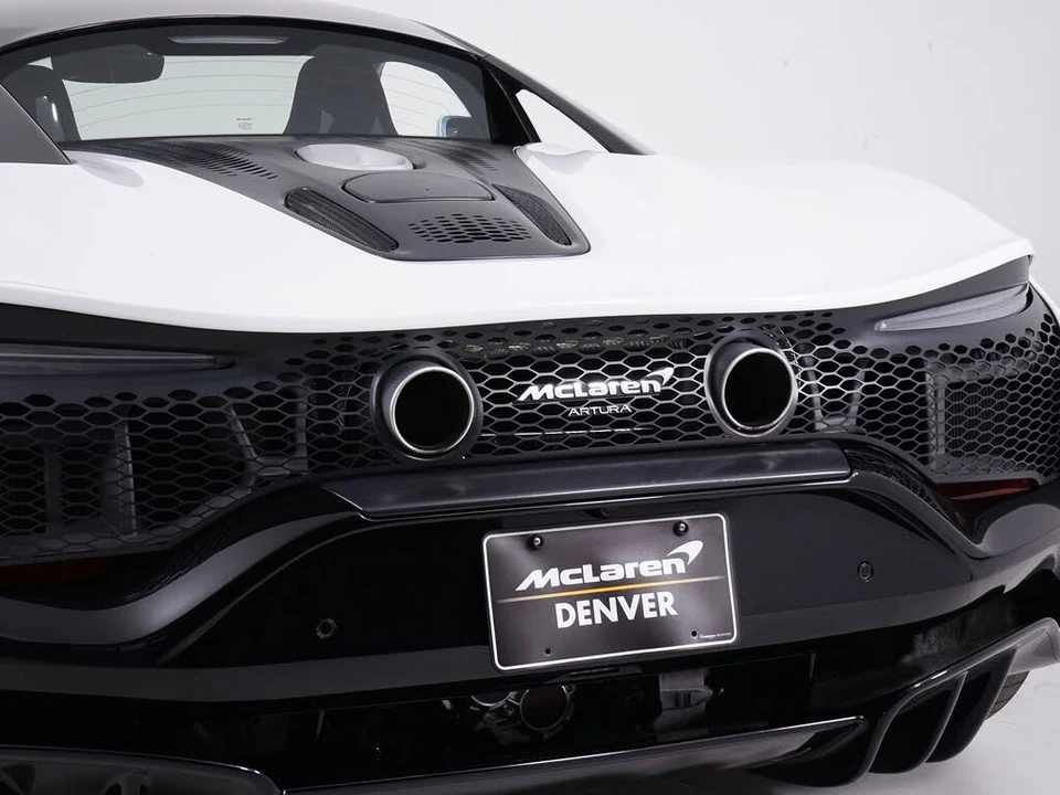 2023 McLaren Artura - Image 20 of 28