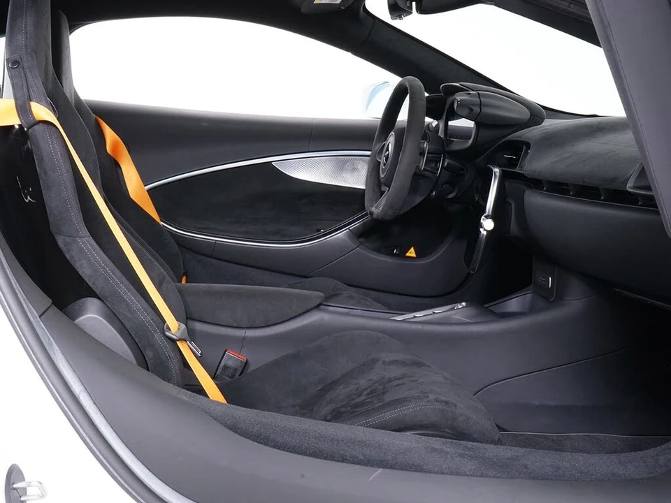 2023 McLaren Artura - Image 28 of 28
