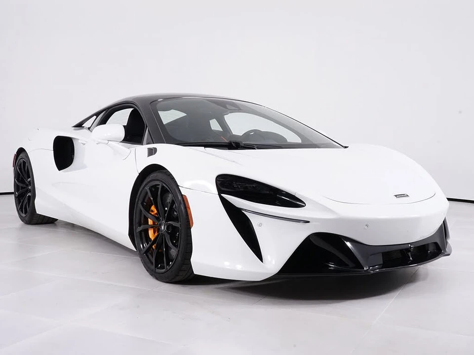 2023 McLaren Artura - Image 17 of 28