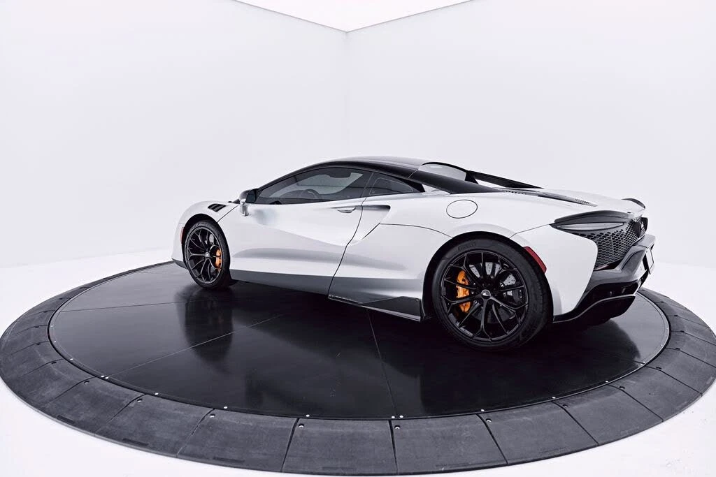 2023 McLaren Artura - Image 15 of 31