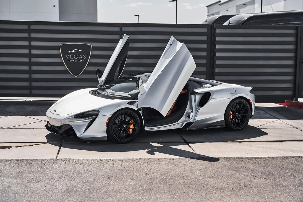 2023 McLaren Artura - Image 5 of 31