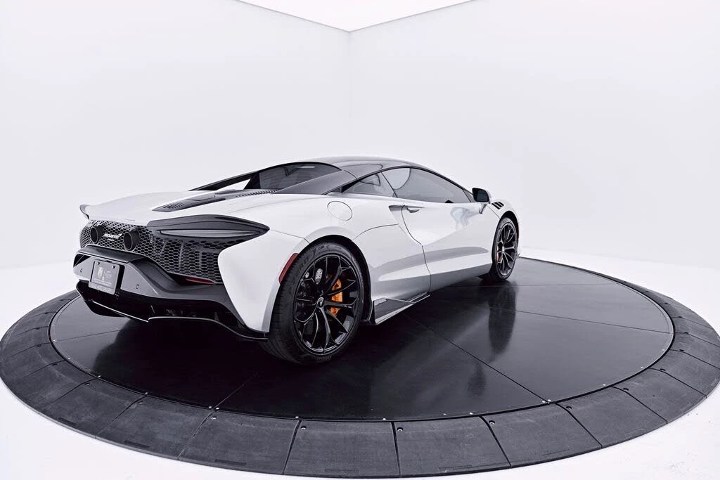 2023 McLaren Artura - Image 17 of 31