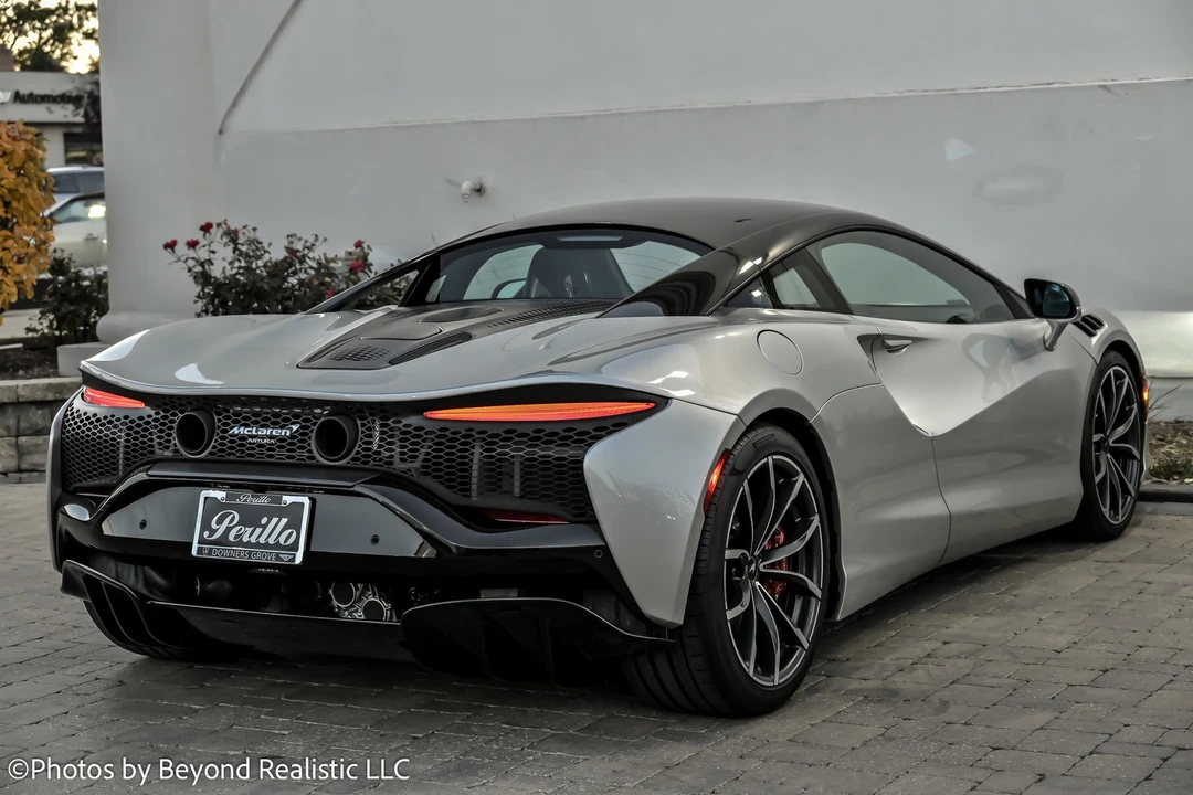 2023 McLaren Artura - Image 8 of 21