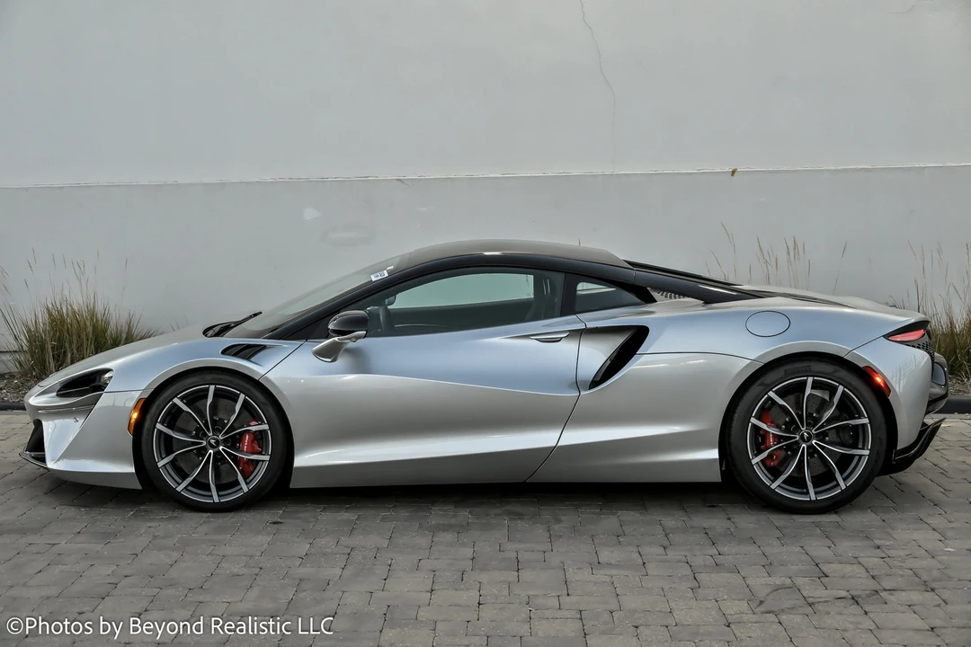 2023 McLaren Artura - Image 8 of 21