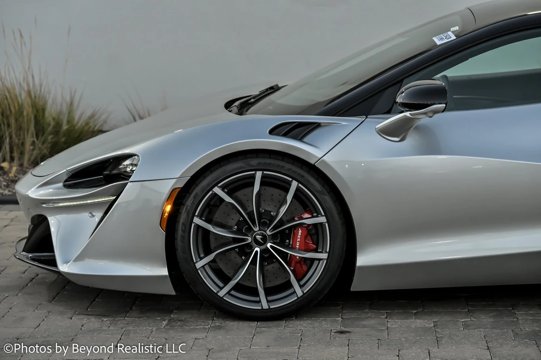2023 McLaren Artura - Image 14 of 21