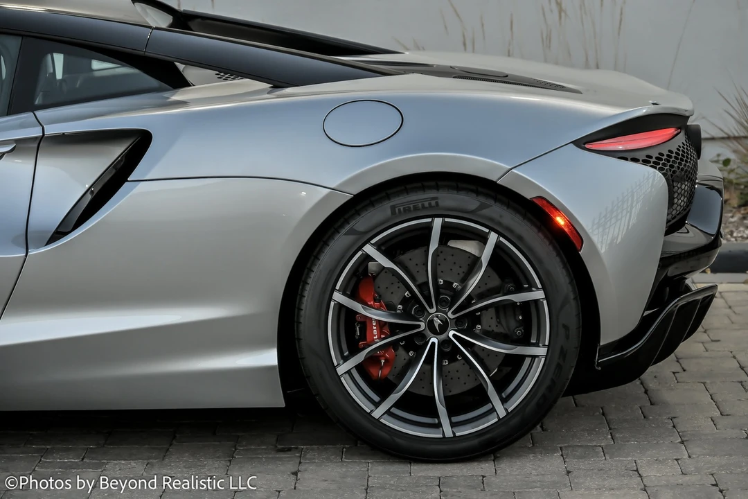 2023 McLaren Artura - Image 15 of 21