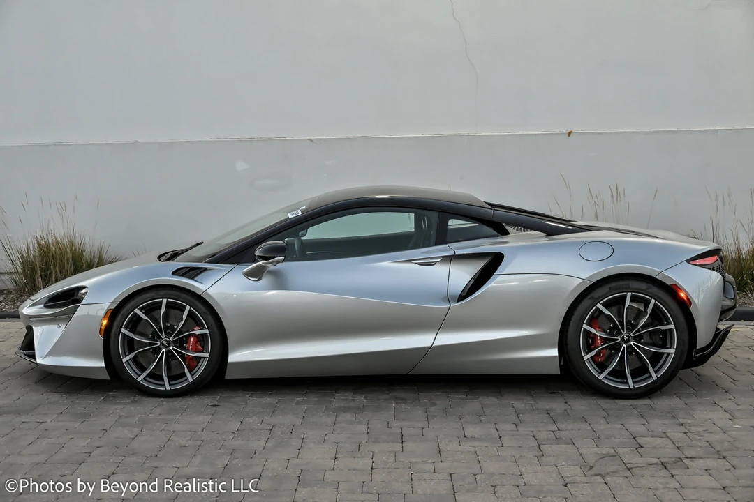 2023 McLaren Artura - Image 5 of 21