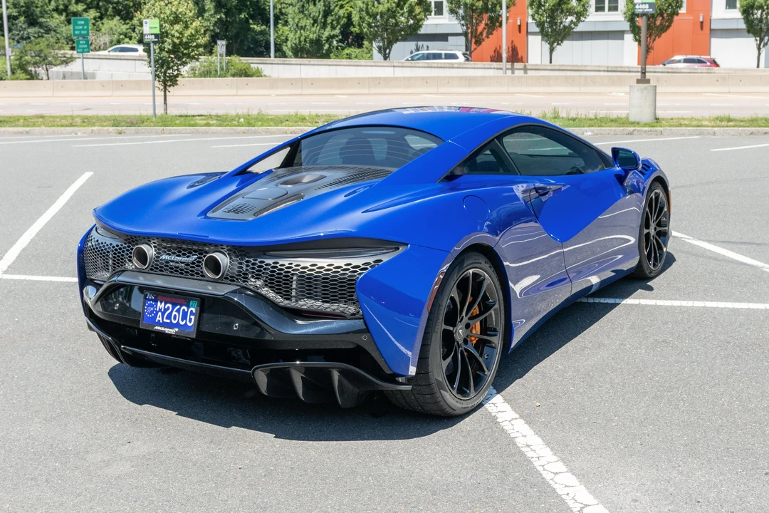 2023 McLaren Artura - Image 9 of 31
