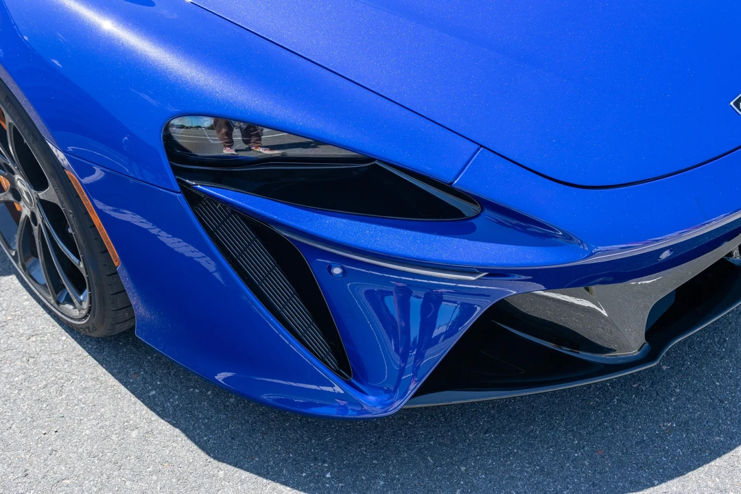 2023 McLaren Artura - Image 10 of 31