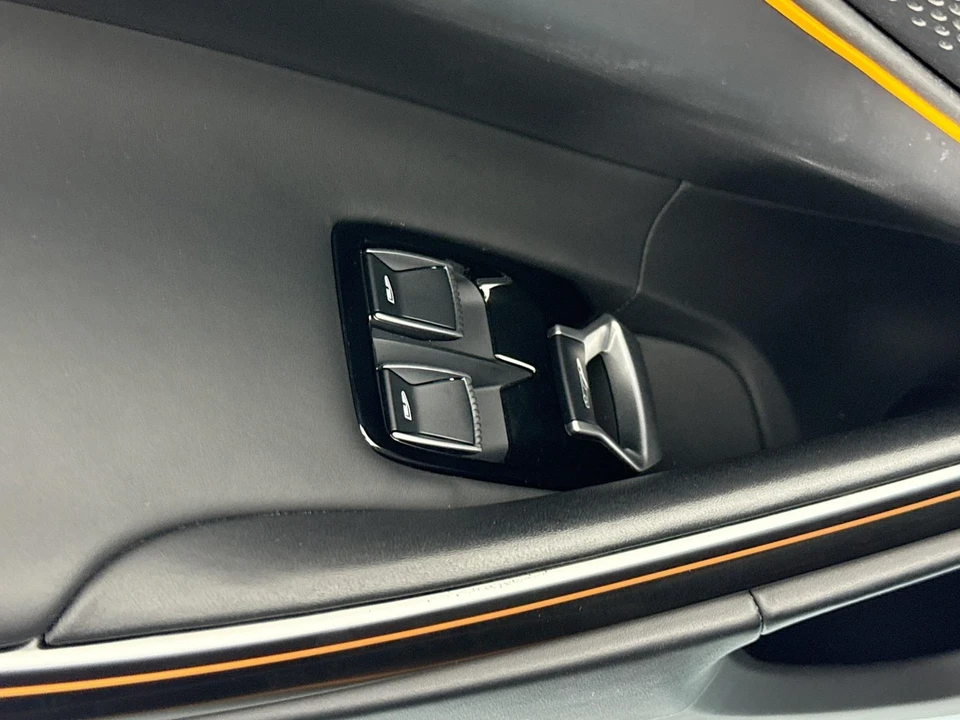 2023 McLaren Artura - Image 19 of 31