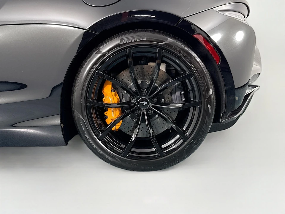2023 McLaren Artura - Image 29 of 31