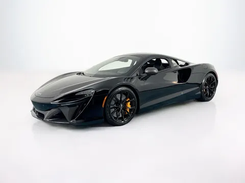 2023 McLaren Artura