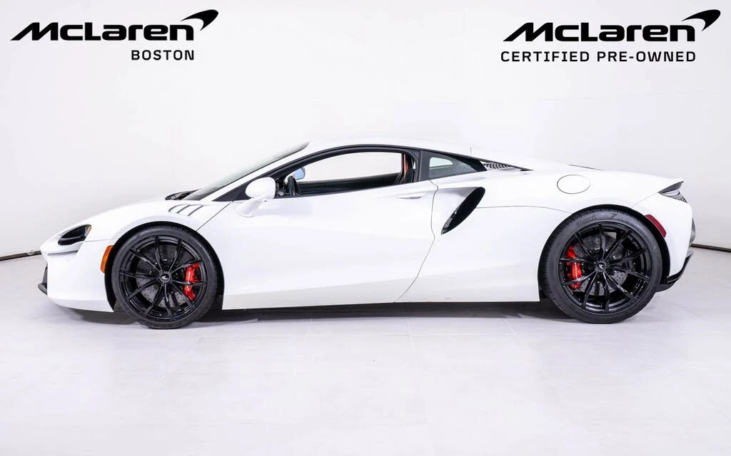 2023 McLaren Artura - Image 2 of 20