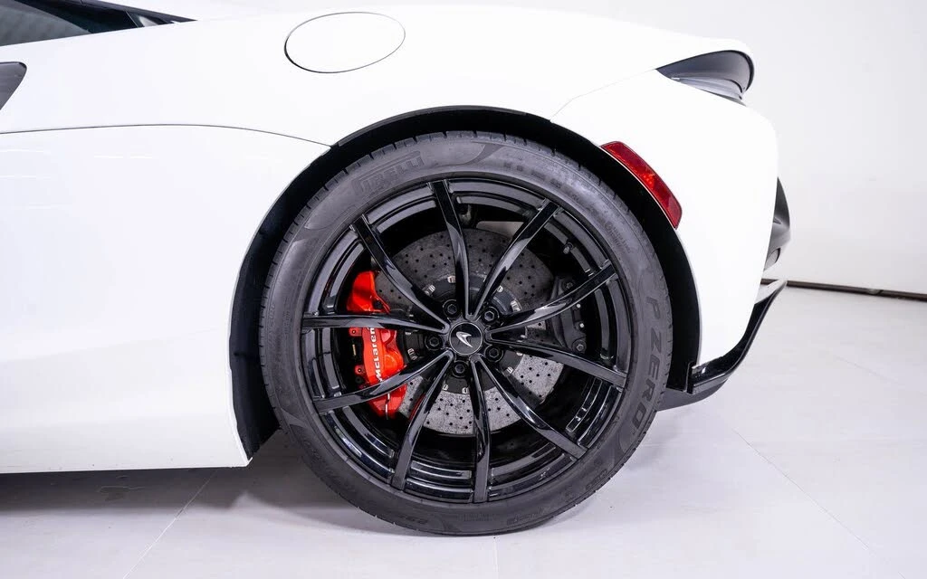 2023 McLaren Artura - Image 13 of 20