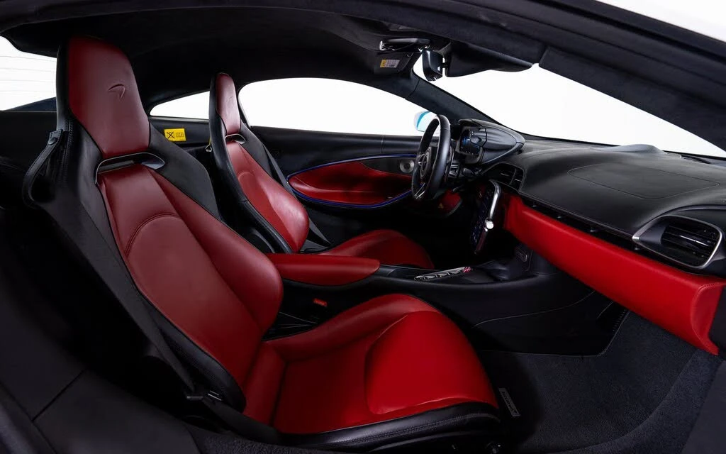 2023 McLaren Artura - Image 18 of 20