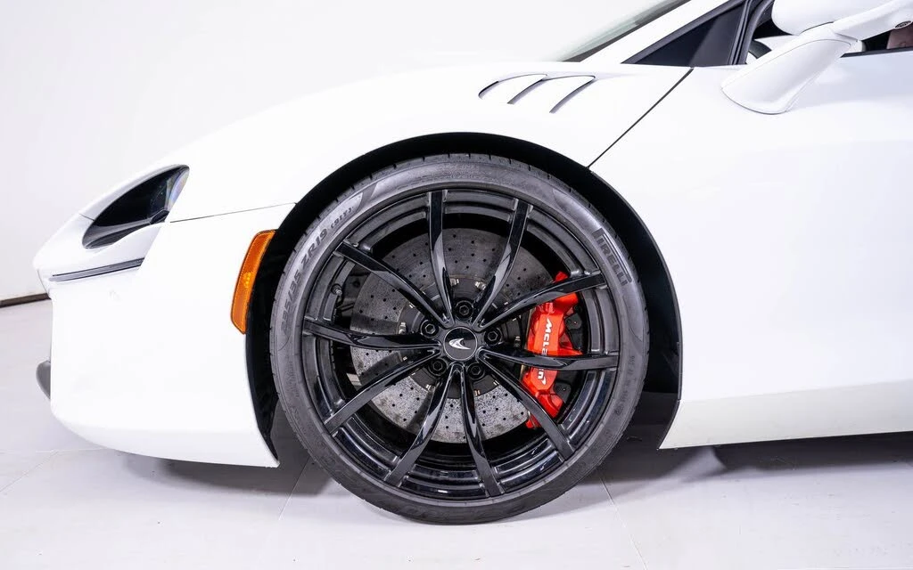 2023 McLaren Artura - Image 12 of 20