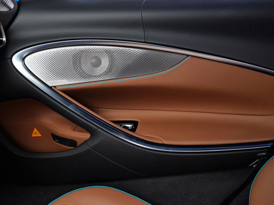 2023 McLaren Artura - Image 18 of 24