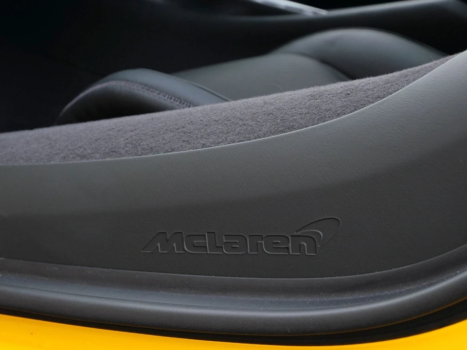 2023 McLaren Artura - Image 19 of 23