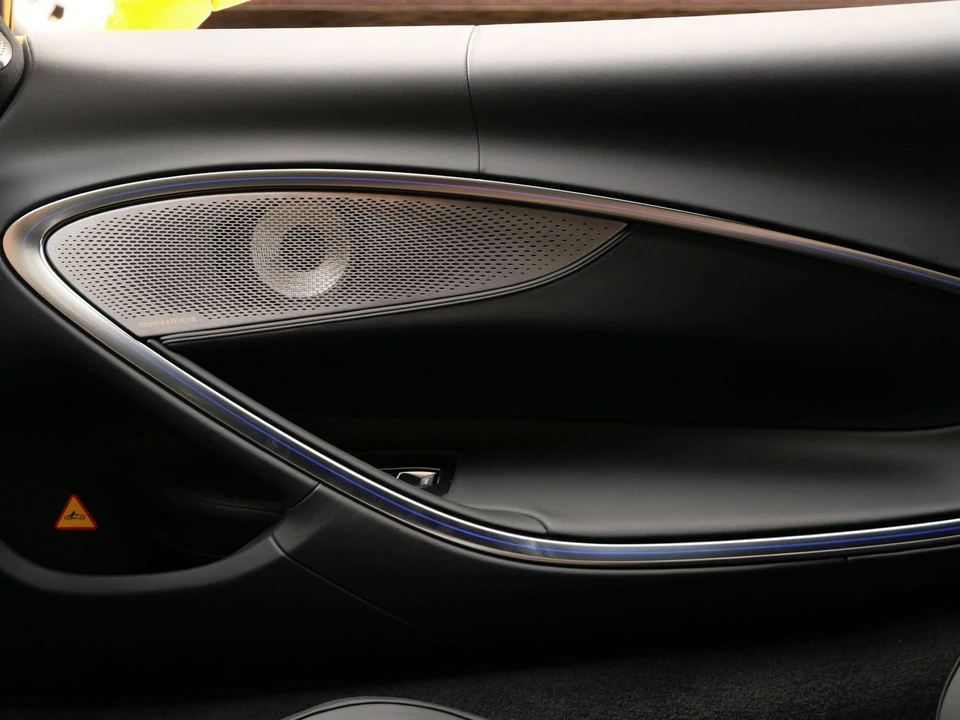 2023 McLaren Artura - Image 18 of 23