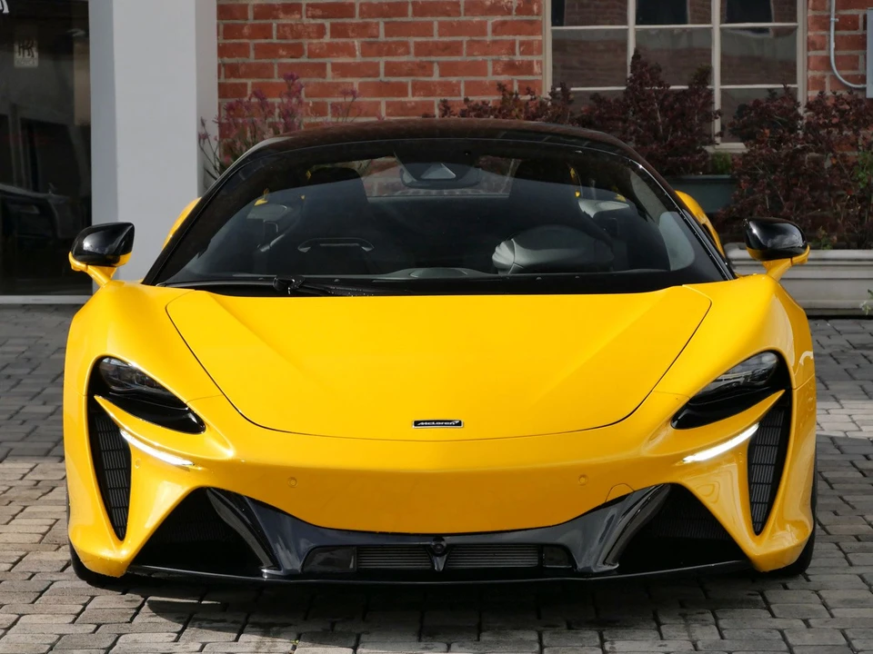 2023 McLaren Artura - Image 2 of 23