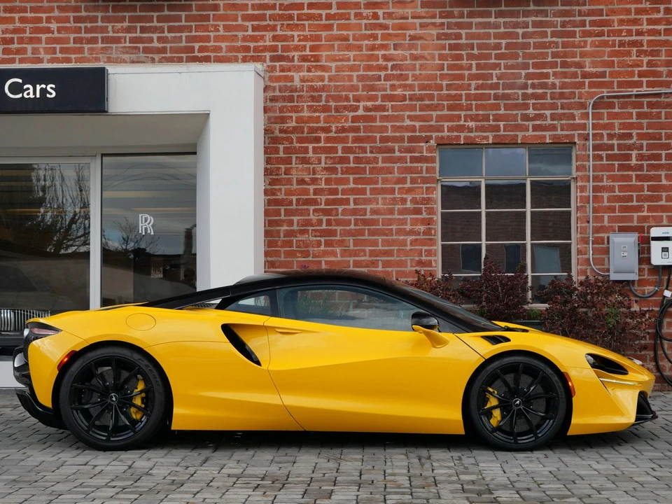 2023 McLaren Artura - Image 3 of 23