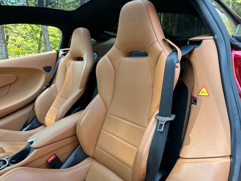 2023 McLaren GT - Image 19 of 21