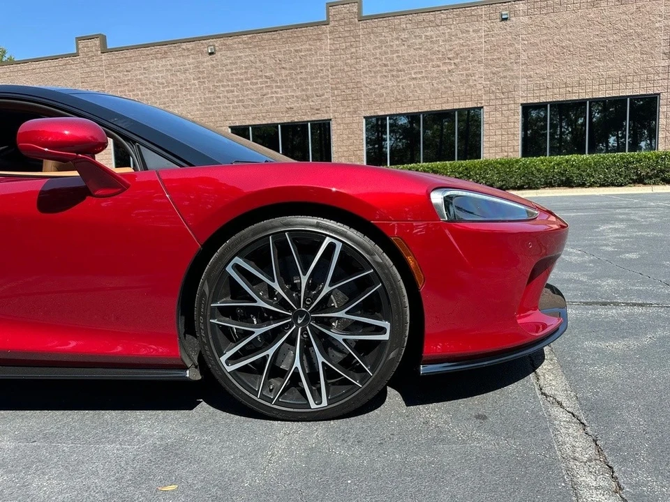 2023 McLaren GT - Image 15 of 21