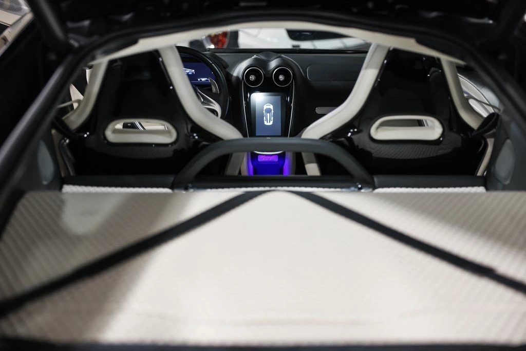 2023 McLaren GT - Image 25 of 28
