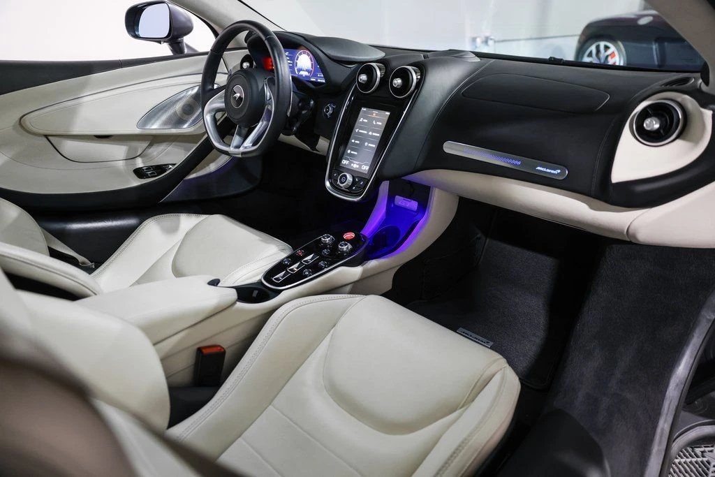 2023 McLaren GT - Image 22 of 28