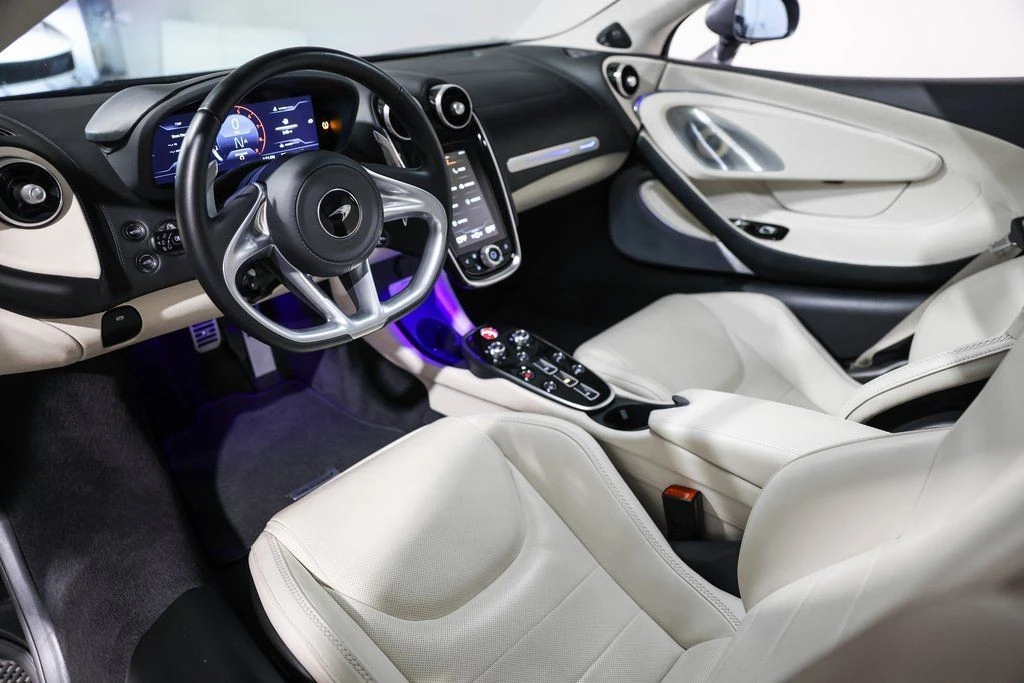2023 McLaren GT - Image 26 of 28