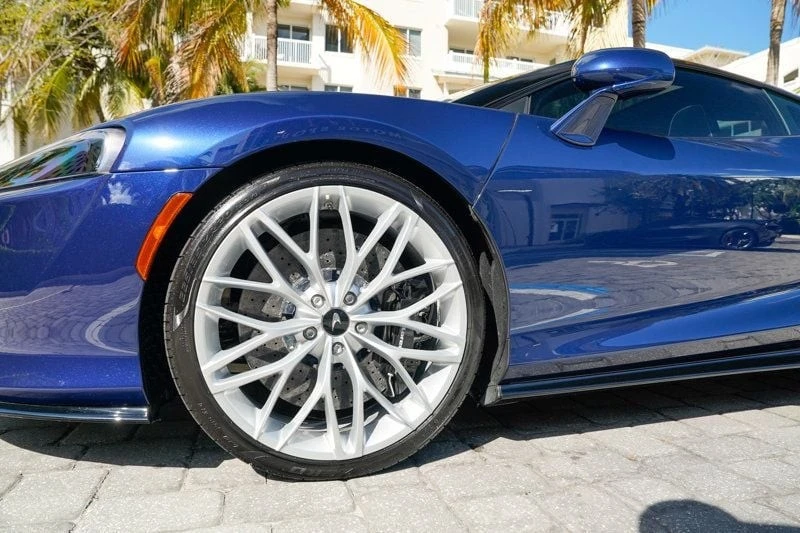 2023 McLaren GT - Image 13 of 31