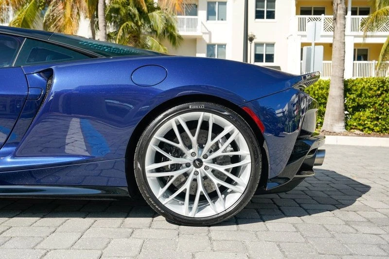 2023 McLaren GT - Image 15 of 21