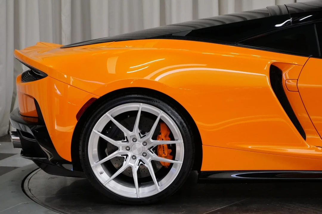 2023 McLaren GT - Image 10 of 21