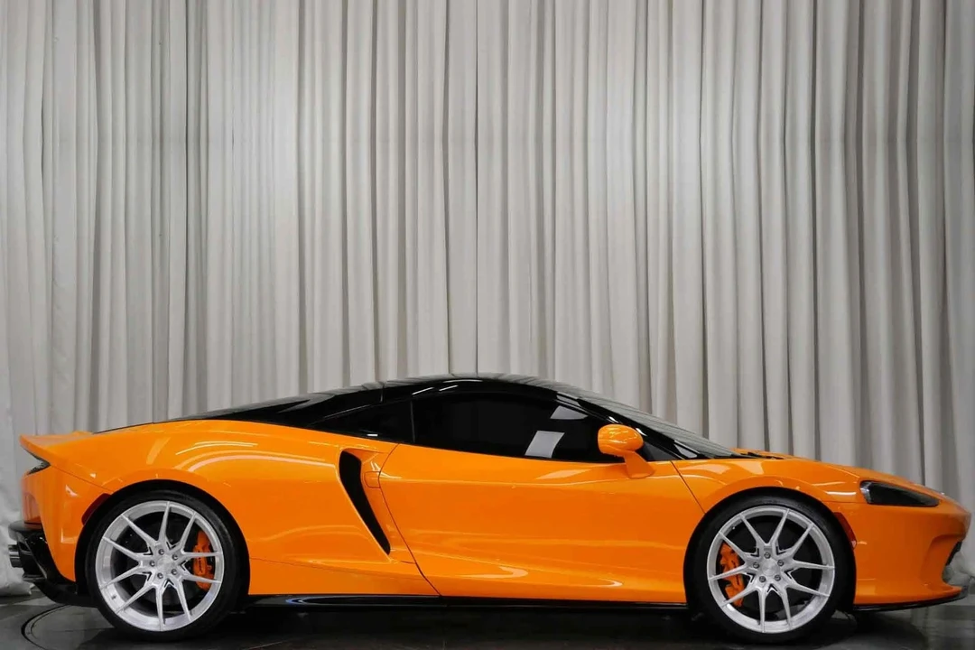2023 McLaren GT - Image 2 of 21