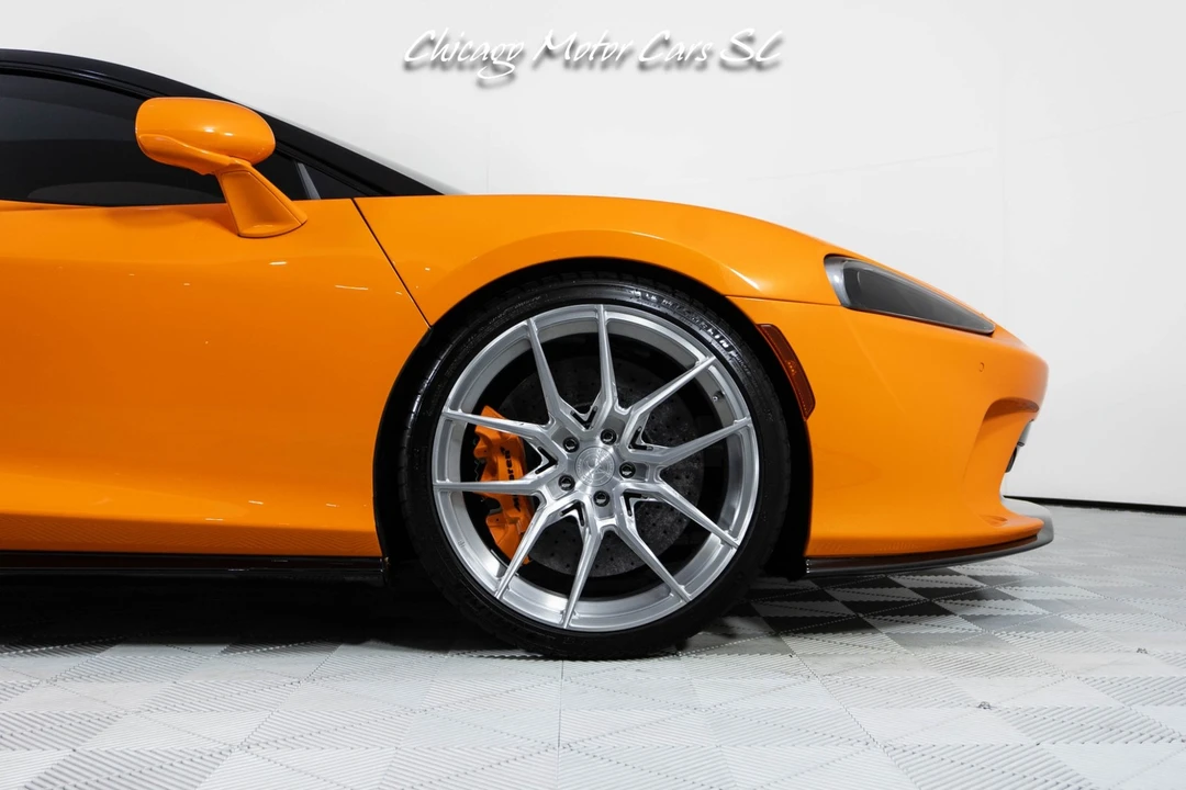 2023 McLaren GT - Image 10 of 31