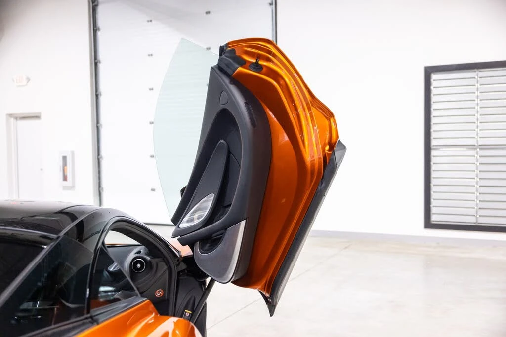 2023 McLaren GT - Image 26 of 31