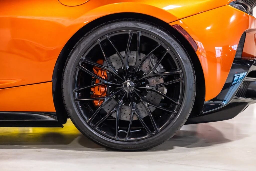 2023 McLaren GT - Image 17 of 31