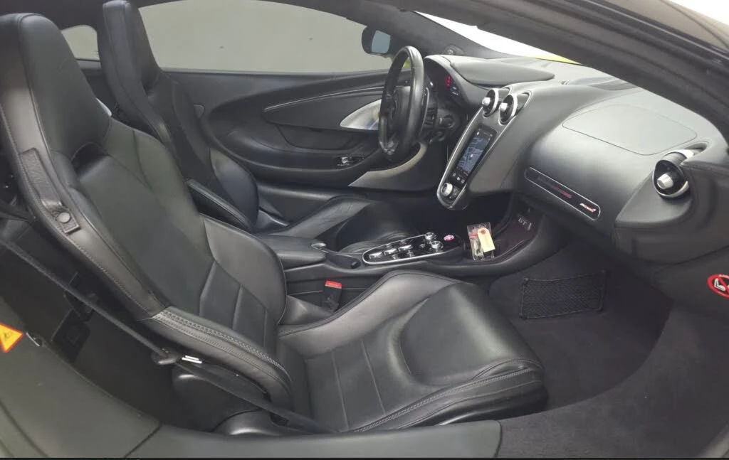 2023 McLaren GT - Image 2 of 4