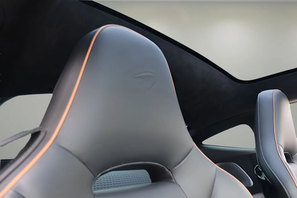 2023 McLaren GT - Image 15 of 25