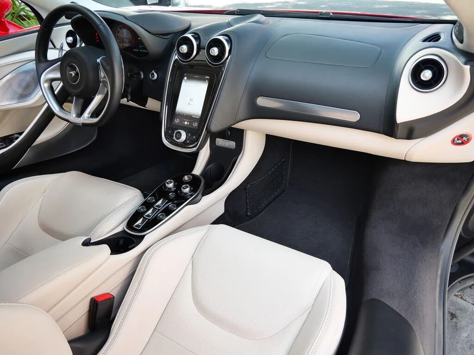 2023 McLaren GT - Image 10 of 25