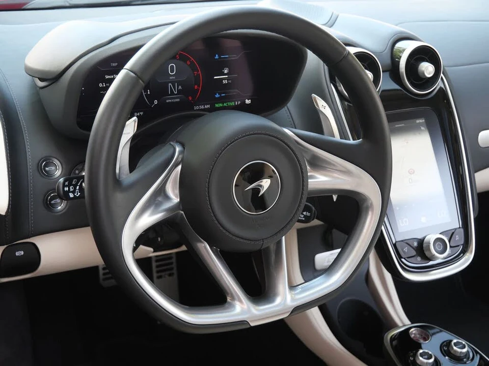 2023 McLaren GT - Image 9 of 25