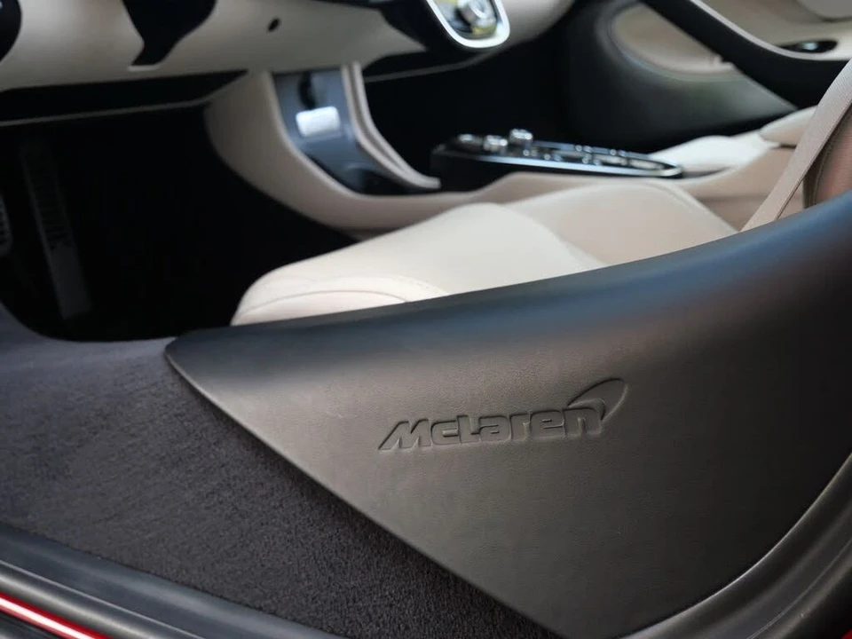 2023 McLaren GT - Image 19 of 25
