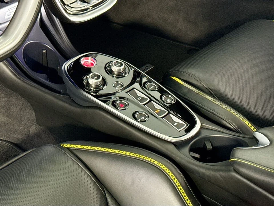 2023 McLaren GT - Image 14 of 31
