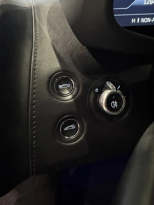 2023 McLaren GT - Image 17 of 26