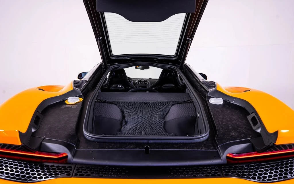 2023 McLaren GT - Image 23 of 24
