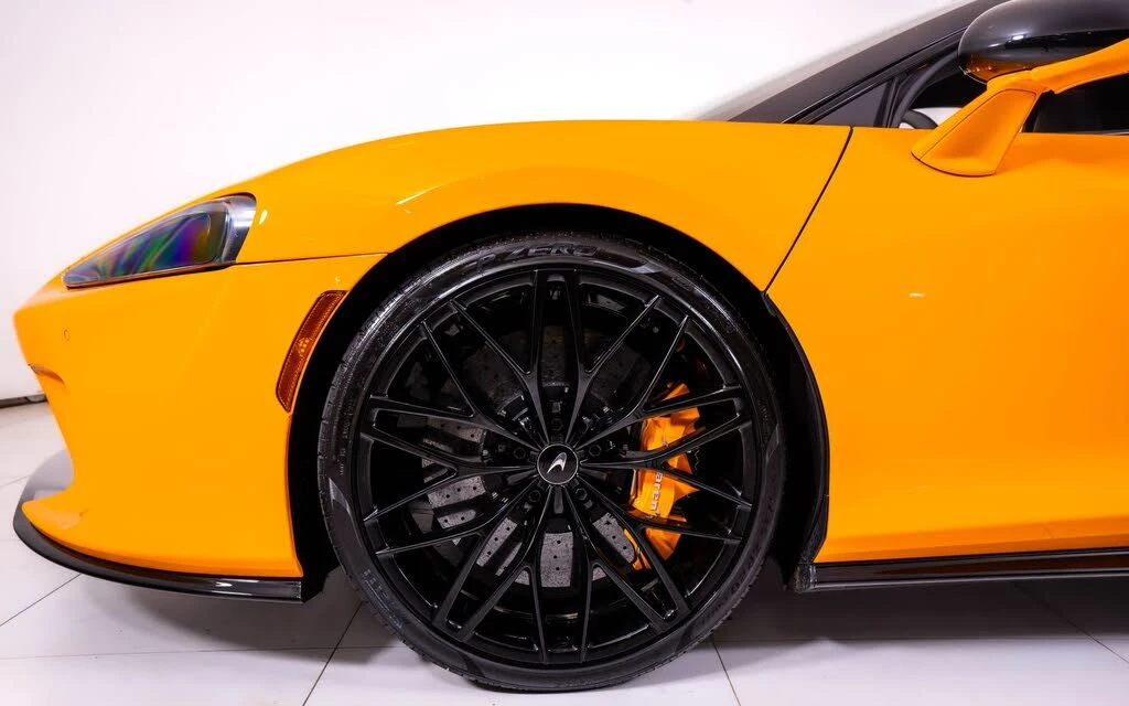 2023 McLaren GT - Image 13 of 24
