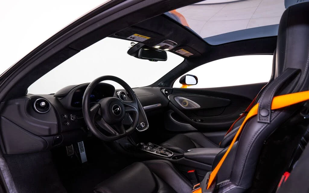 2023 McLaren GT - Image 18 of 24