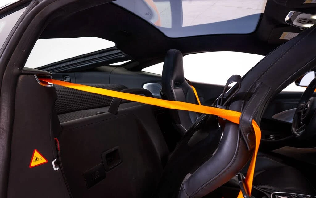 2023 McLaren GT - Image 22 of 24